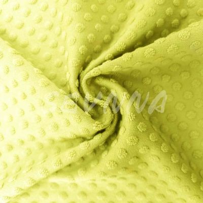 액티브 웨어 (Activewear) 가 넥타이 천재로 제작되어 액티브 웨어 (Active Wear) 의 편안함과 성능이 향상된다