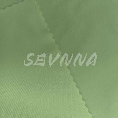 스트레치 레깅스 천과 편안한 재료로 운동복을 개선하십시오.