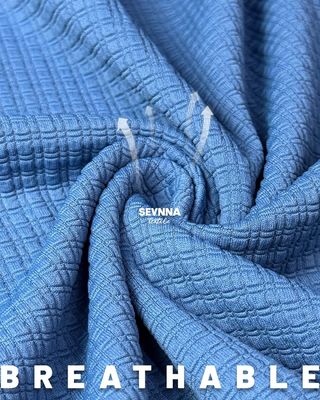 통기성이 좋고 유연한 요가복 원단으로 시원하고 편안하게